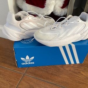 Adidas shoes size 6